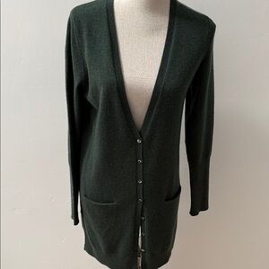 Cashmere Cashmere  Dark Green Cardigan Sweater, front pockets, button up to V,M